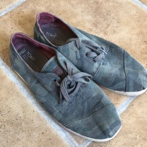 SALE!!! Toms camo shoes